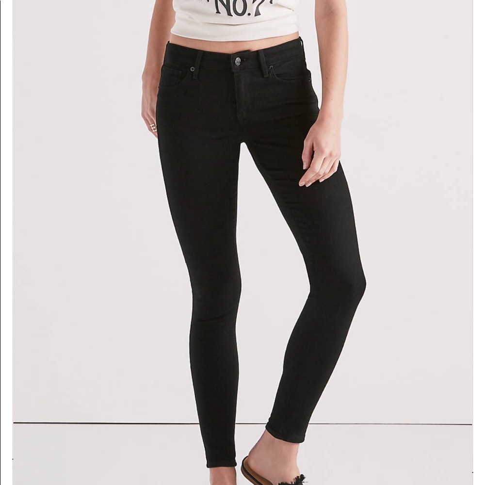 HP 💕 Lucky Brand Skinny Jeans